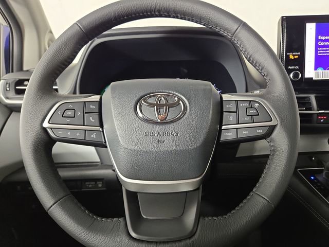 New 2025 Toyota Sienna XLE image 21