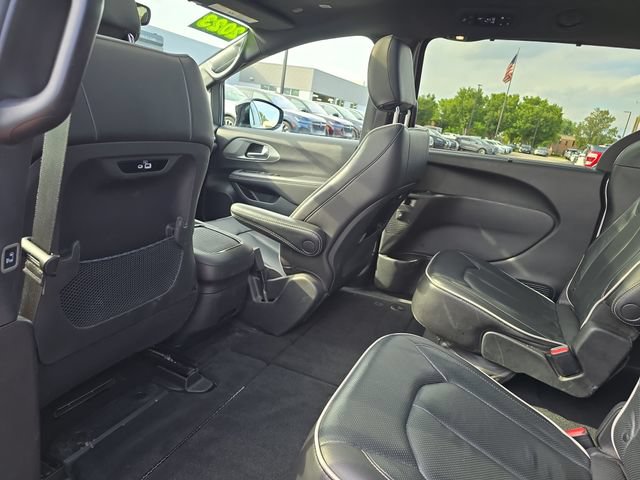 Used 2023 Chrysler Pacifica Limited w/ S Appearance Package AWD/4WD image 25