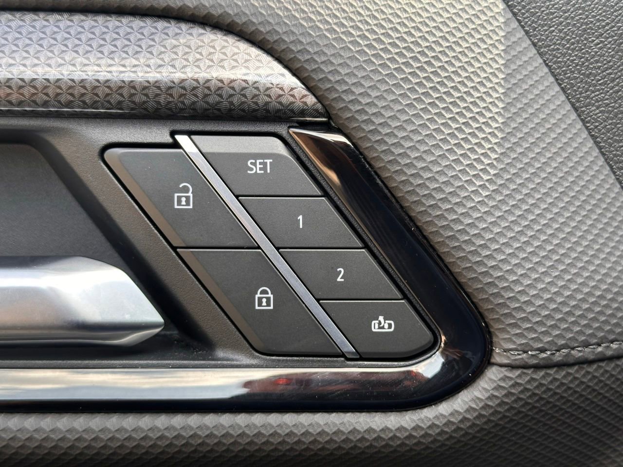 Used 2026 Chevrolet Silverado 1500 ZR2 w/ Dark Appearance Package image 20