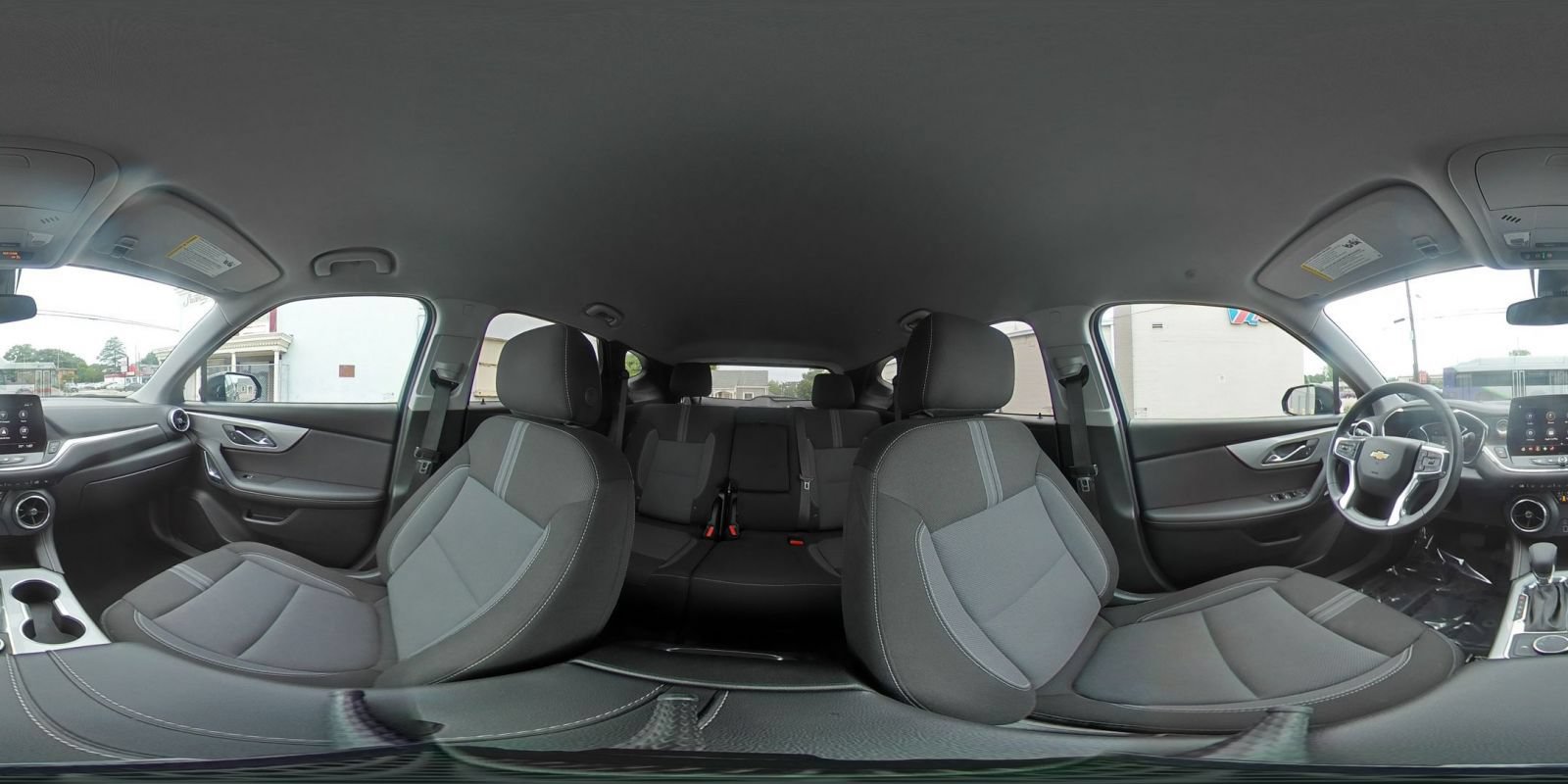 Used 2025 Chevrolet Blazer LT FWD image 42
