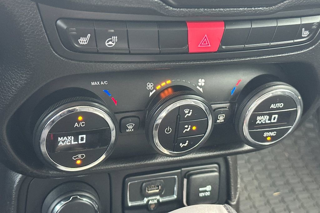 Used 2017 Jeep Renegade Latitude image 20