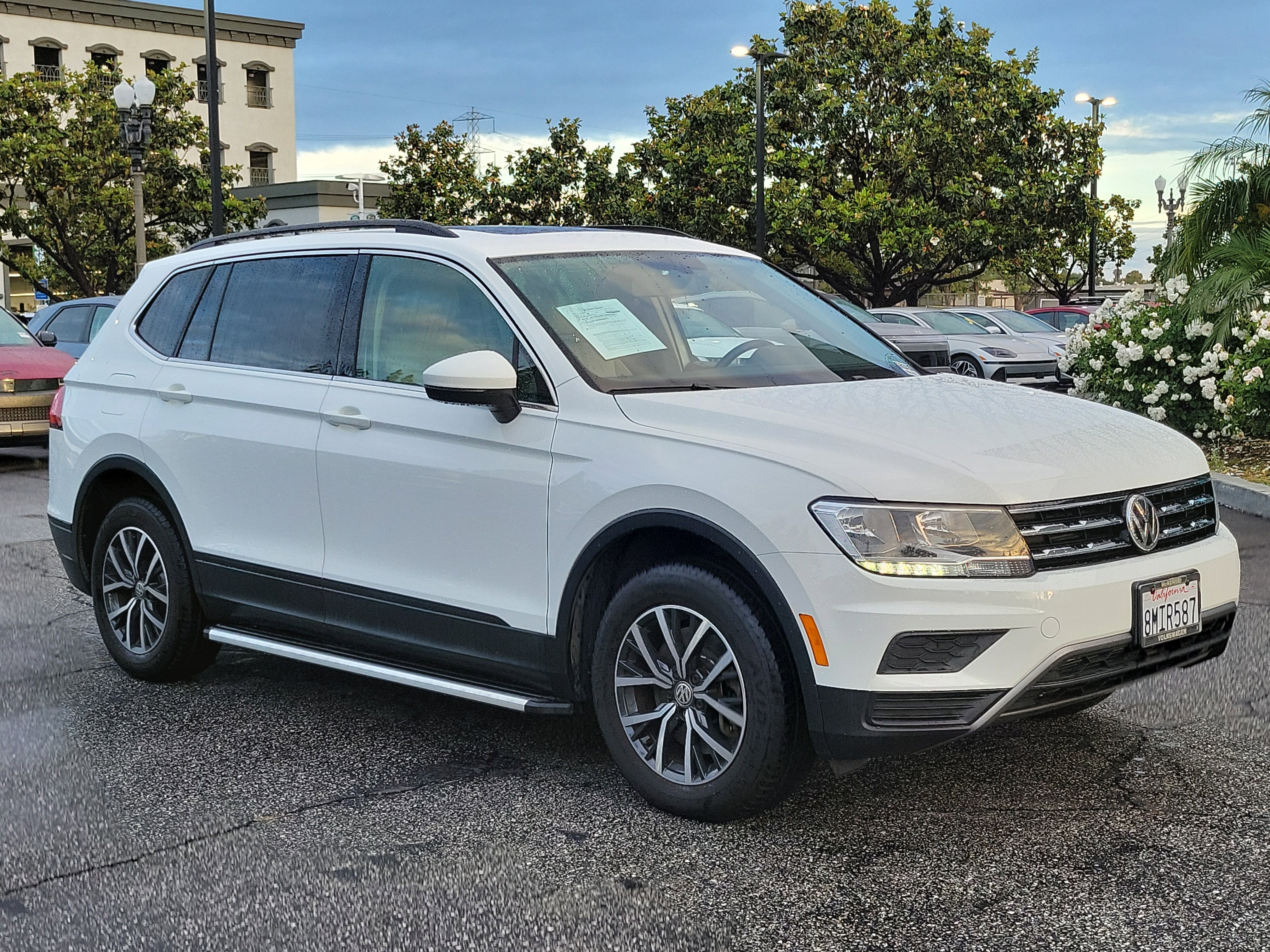 Used 2019 Volkswagen Tiguan SE w/ Panoramic Sunroof Package FWD image 28