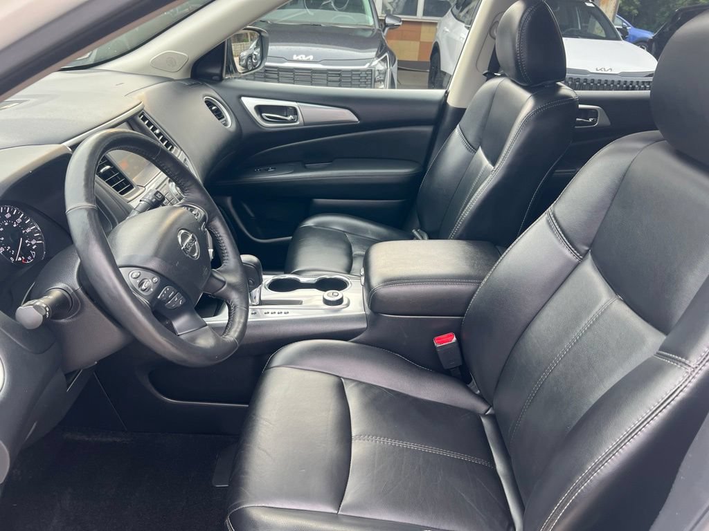 Used 2019 Nissan Pathfinder SL w/ SL Premium Package AWD/4WD image 4
