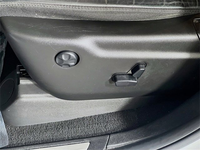 Used 2019 Jeep Grand Cherokee Limited image 12