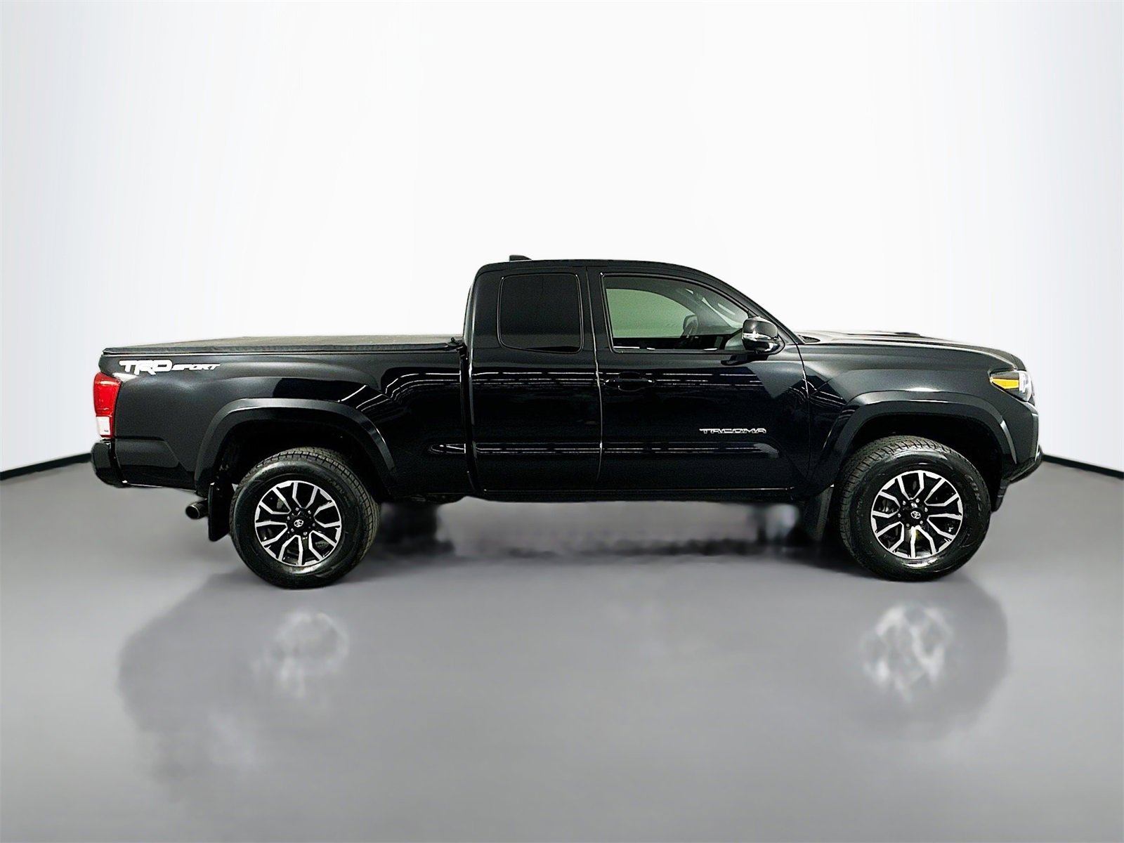 Certified 2022 Toyota Tacoma TRD Sport image 8