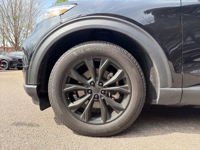 Used 2023 Ford Explorer XLT w/ Equipment Group 202A image 9