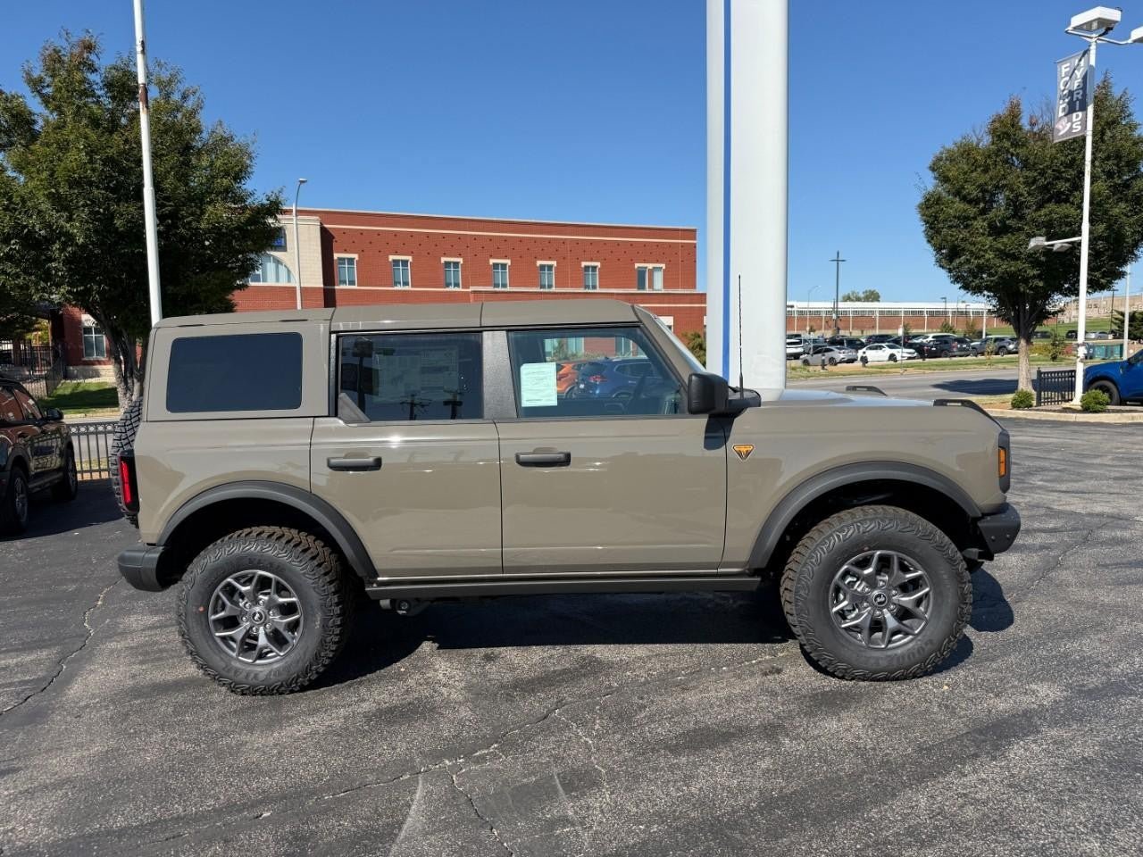 Certified 2025 Ford Bronco Badlands AWD/4WD image 5