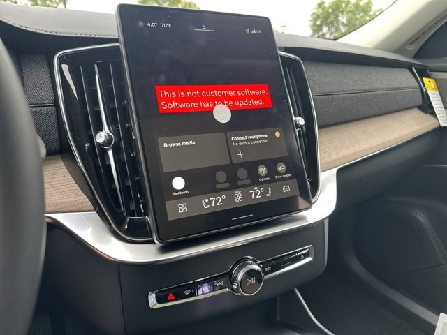 New 2026 Volvo XC90 B6 Plus w/ Protection Package Premier image 16