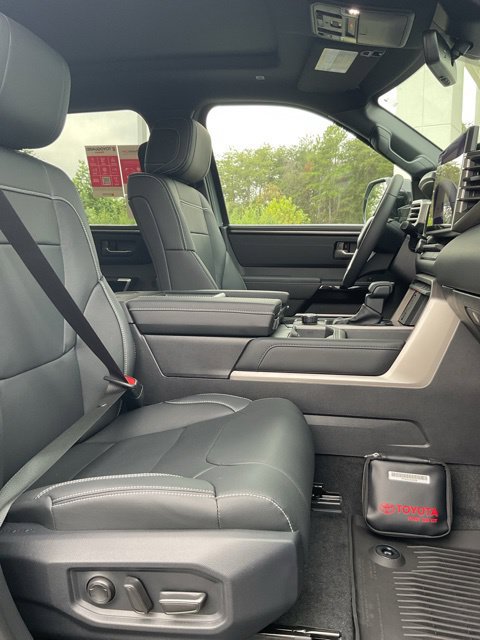 New 2026 Toyota Tundra Limited AWD/4WD image 16