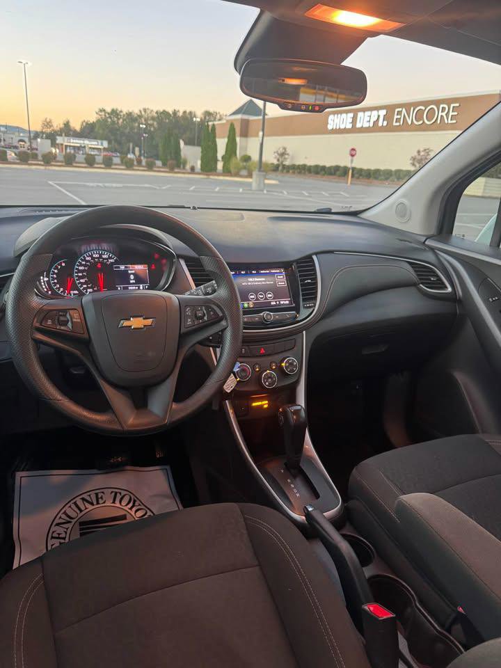 Used 2020 Chevrolet Trax LS w/ Tint and Cruise Package image 8