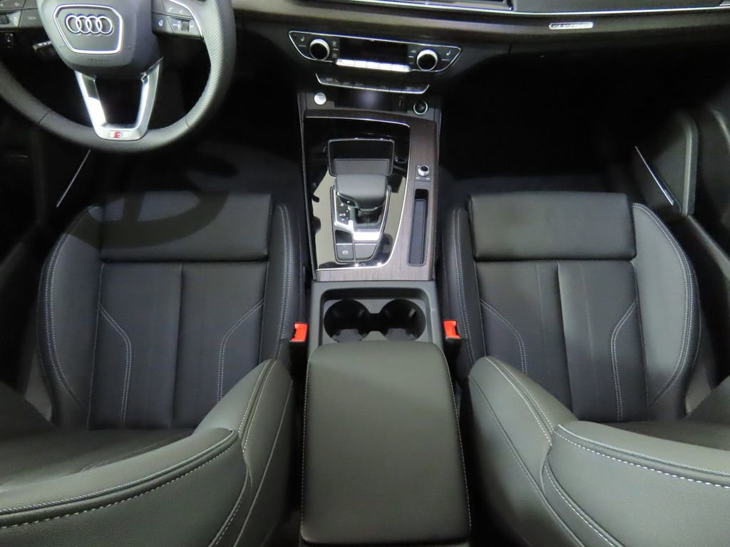Used 2025 Audi Q5 e Premium Plus w/ Premium Plus Package image 18