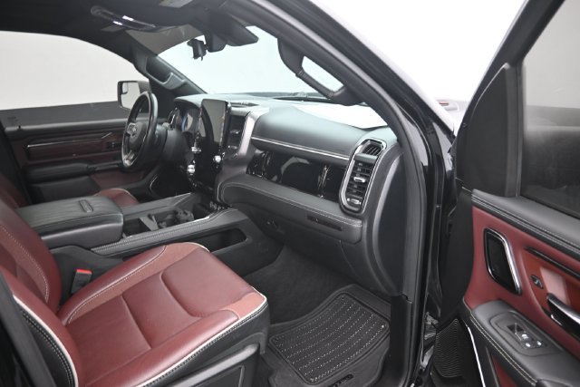 Used 2025 RAM 1500 Limited AWD/4WD image 9