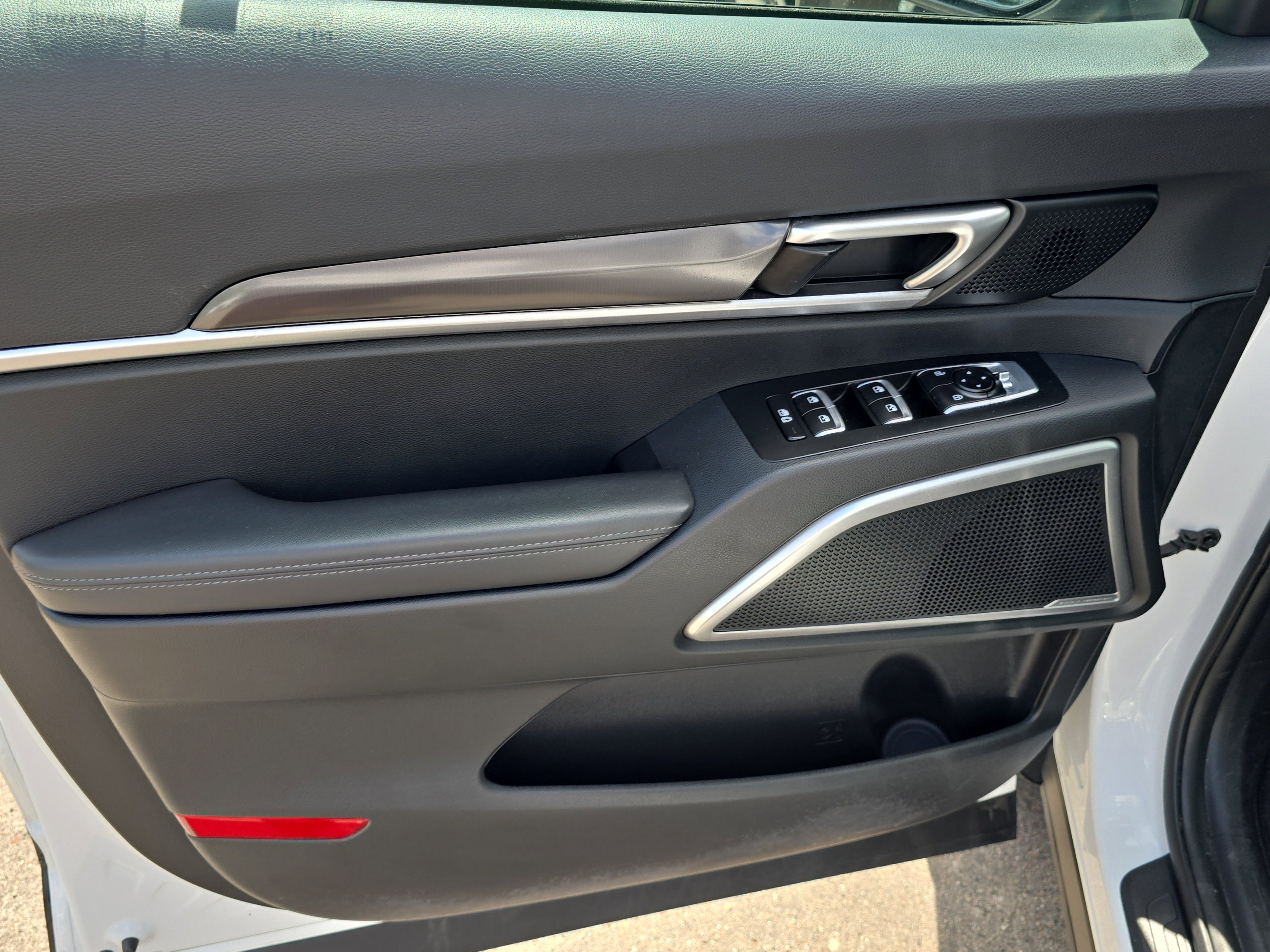 Certified 2025 Kia Telluride S FWD image 19