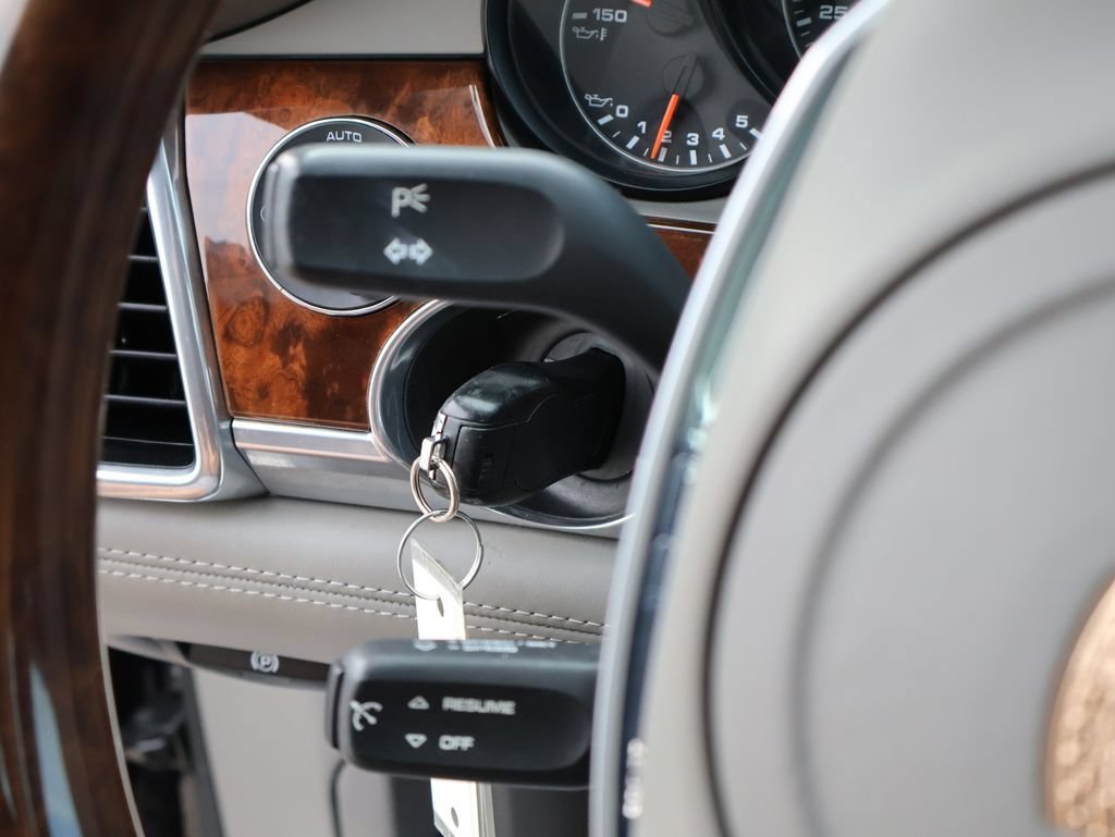 Used 2013 Porsche Panamera GTS AWD/4WD image 33