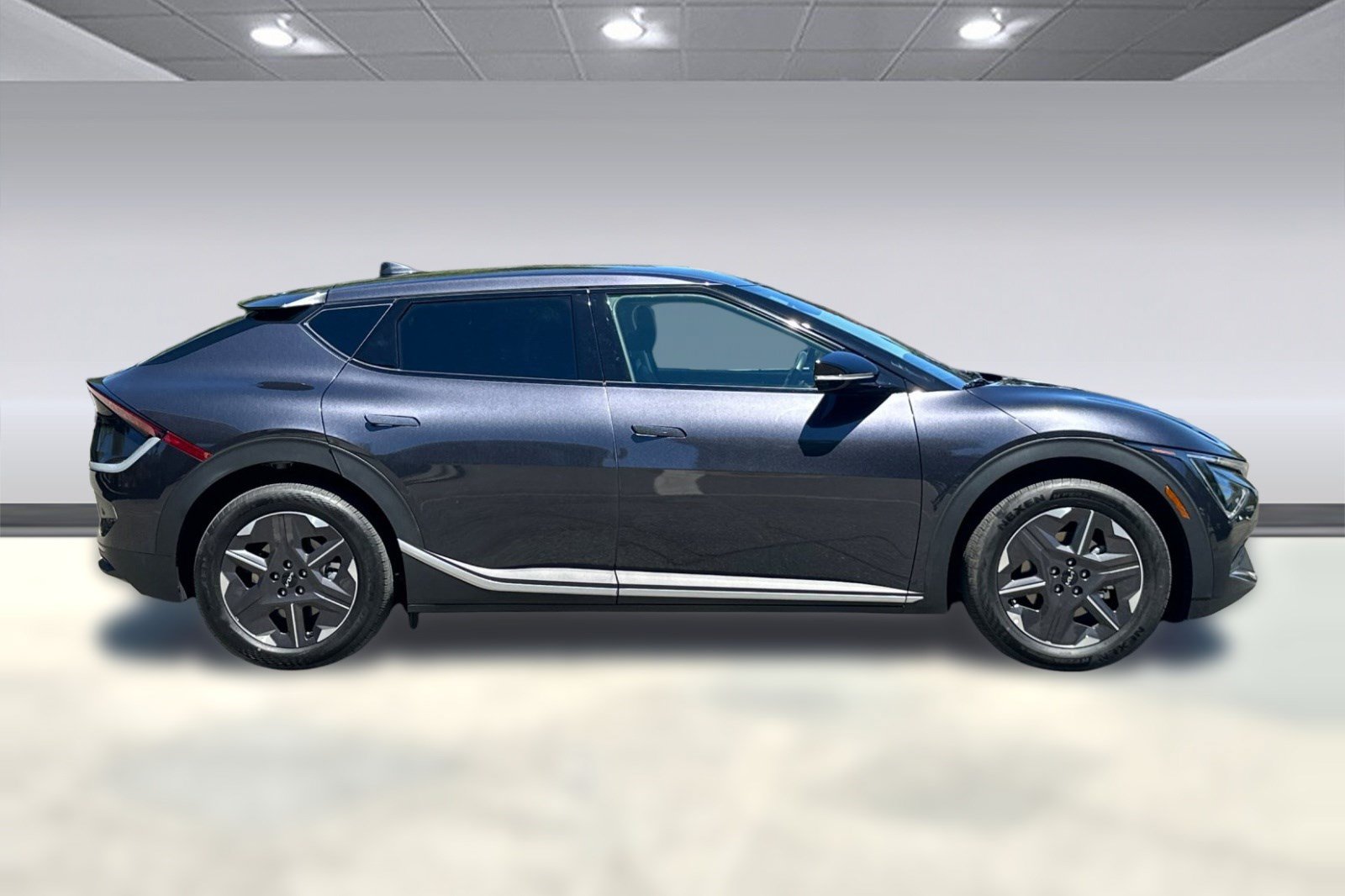 Used 2025 Kia EV6 Light RWD image 8