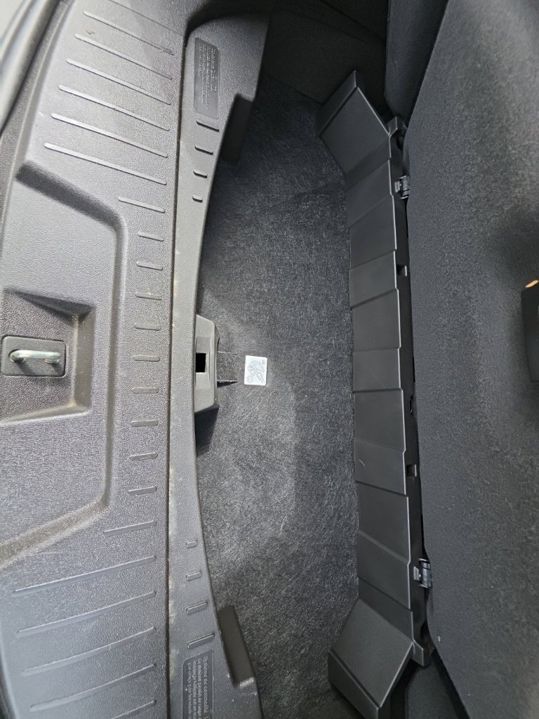 Used 2011 Chevrolet Traverse LT w/ Personal Connectivity Package AWD/4WD image 30