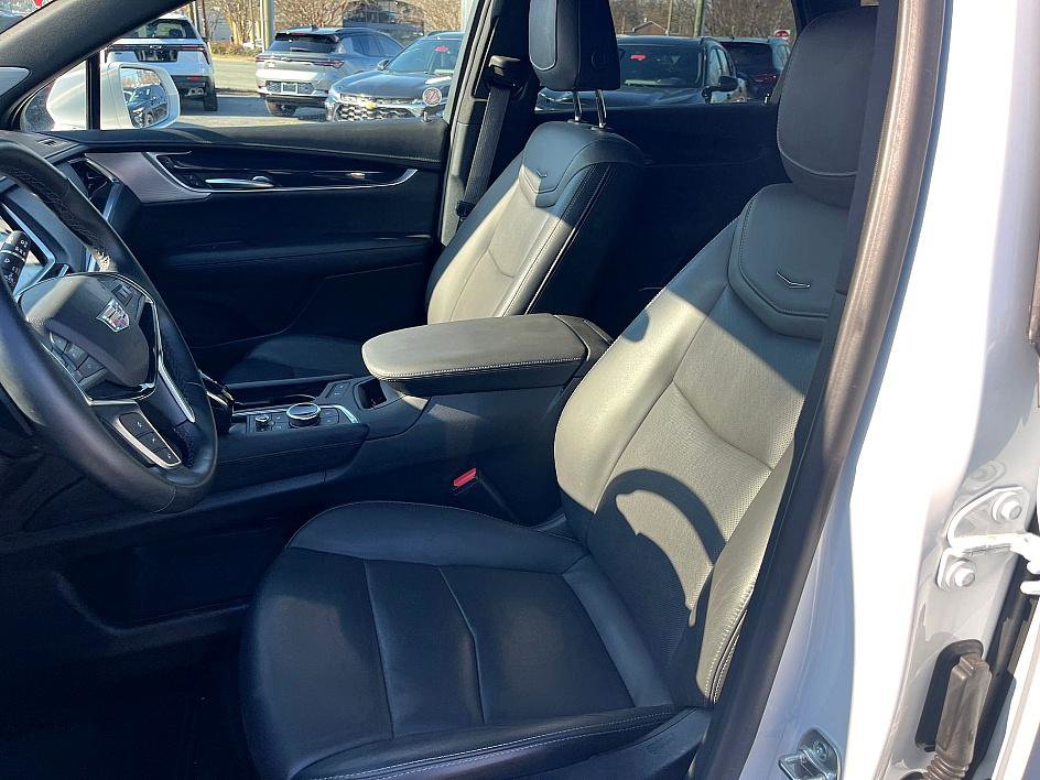 Certified 2025 Cadillac XT5 Premium Luxury image 16