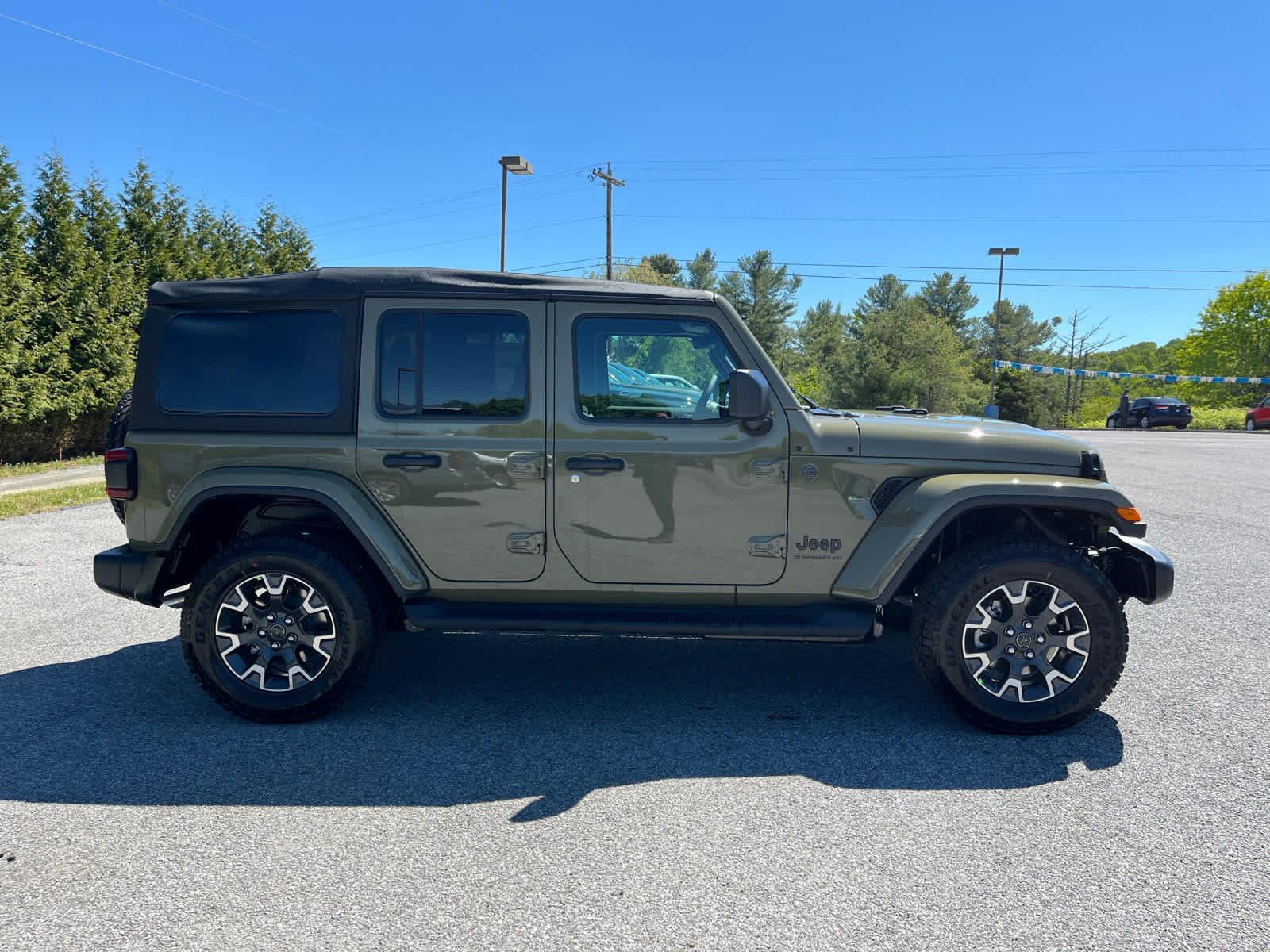 New 2026 Jeep Wrangler Unlimited Sahara AWD/4WD image 2