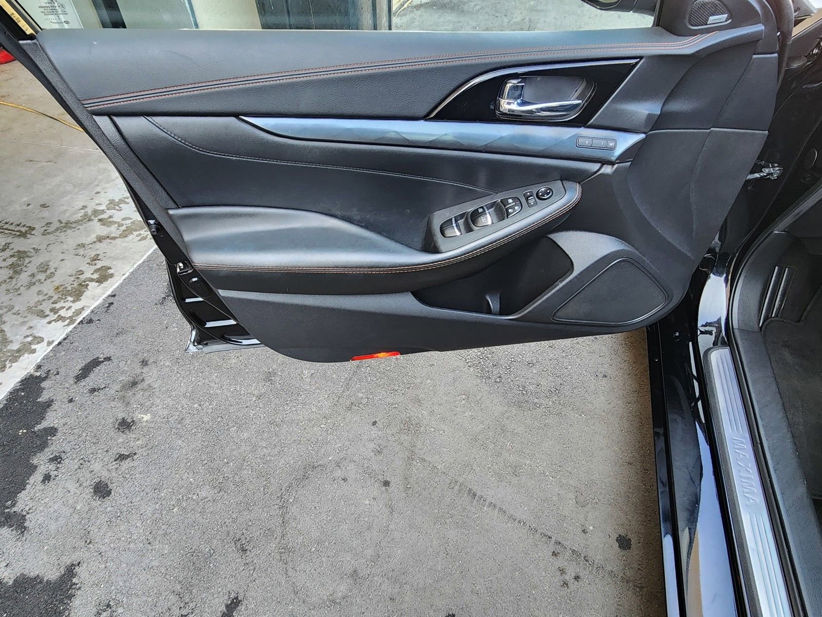 Used 2023 Nissan Maxima SR w/ Sport Mat Group image 16