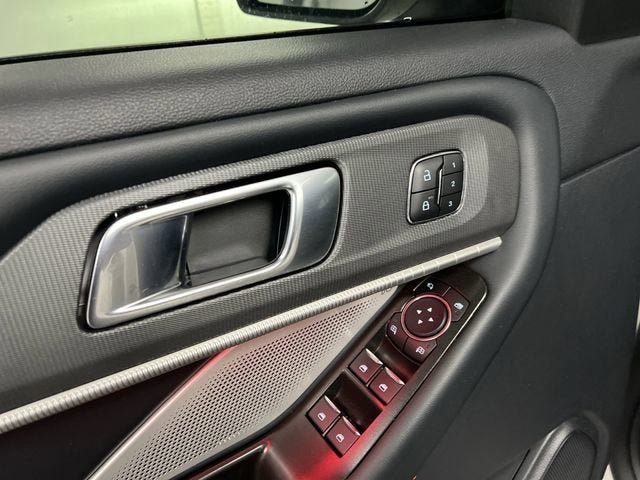 Used 2025 Ford Explorer ST AWD/4WD image 24