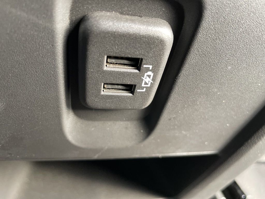 Used 2021 Chevrolet Traverse LT image 35