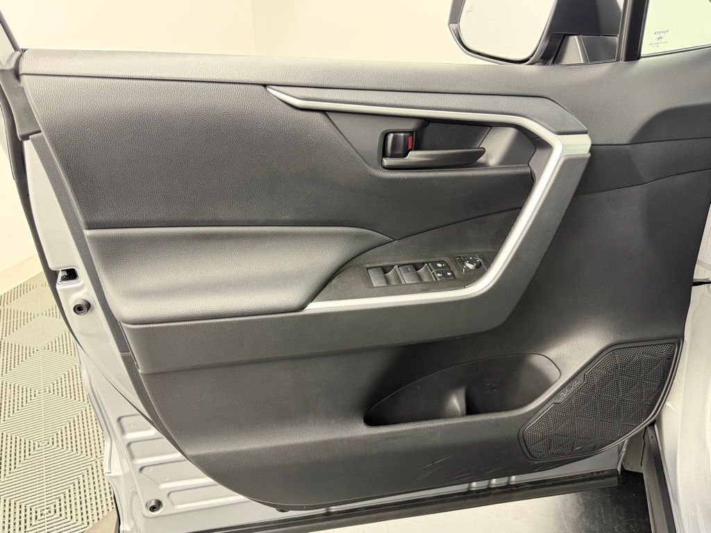 Certified 2025 Toyota RAV4 LE FWD image 19