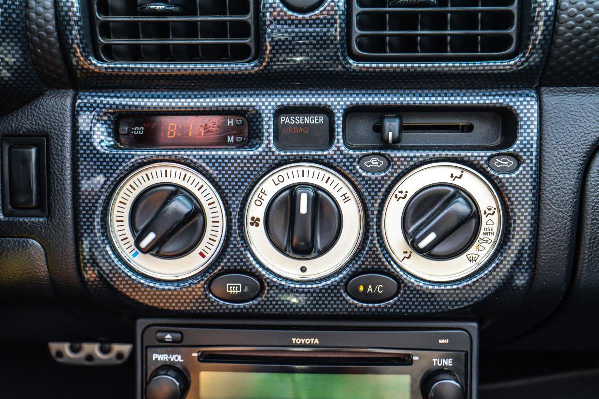 Used 2003 Toyota MR2 image 24