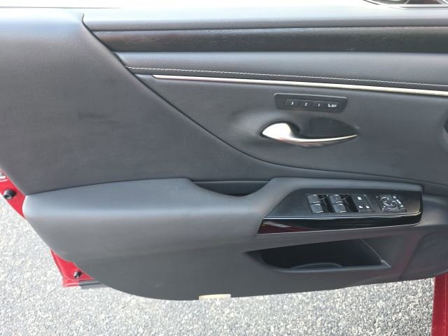 Used 2023 Lexus ES 250 w/ Premium Package image 13