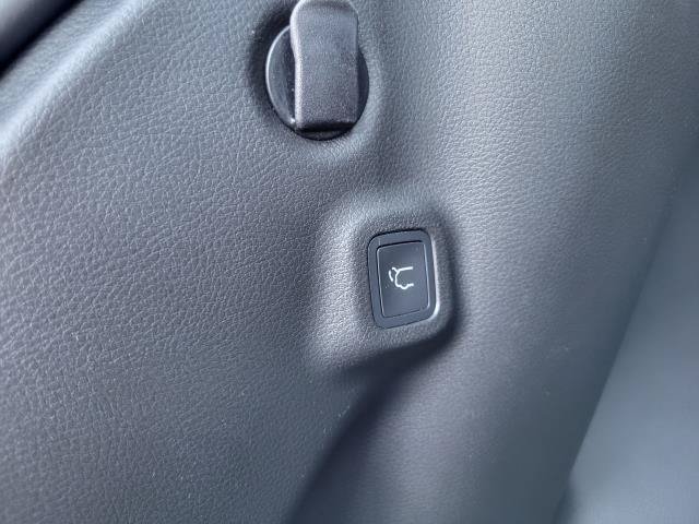 Used 2023 Jeep Compass Latitude w/ Convenience Group AWD/4WD image 11