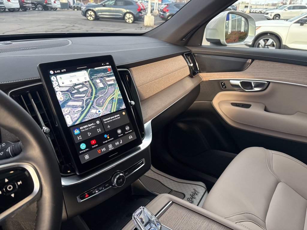 Certified 2025 Volvo XC90 B6 Plus image 34