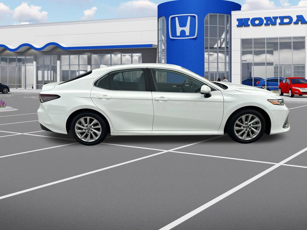 Used 2024 Toyota Camry LE image 10
