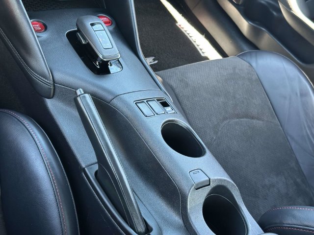 Used 2025 Nissan Z NISMO w/ Floor Mat Package RWD image 21
