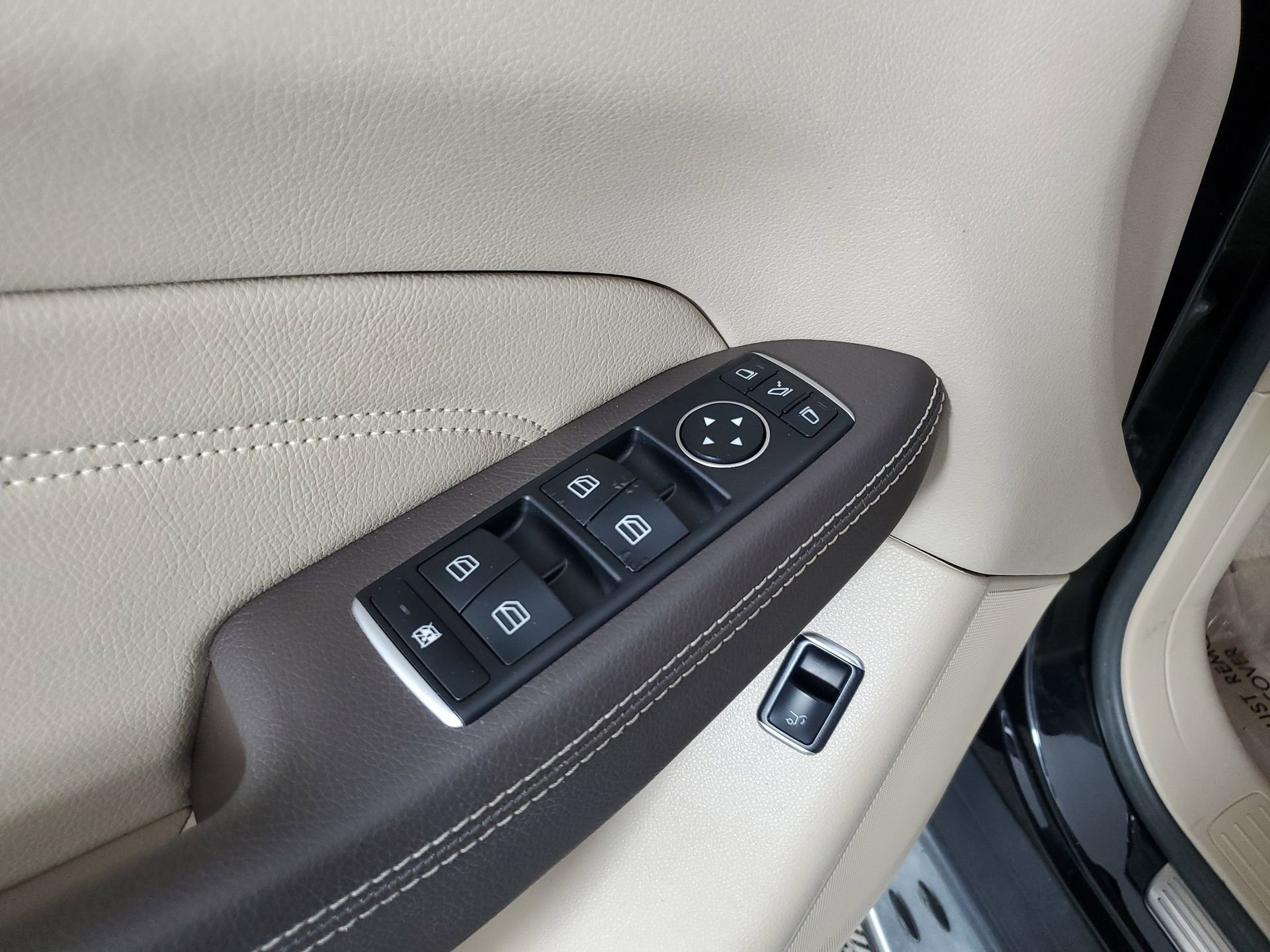 Used 2015 Mercedes-Benz ML 350 4MATIC image 29