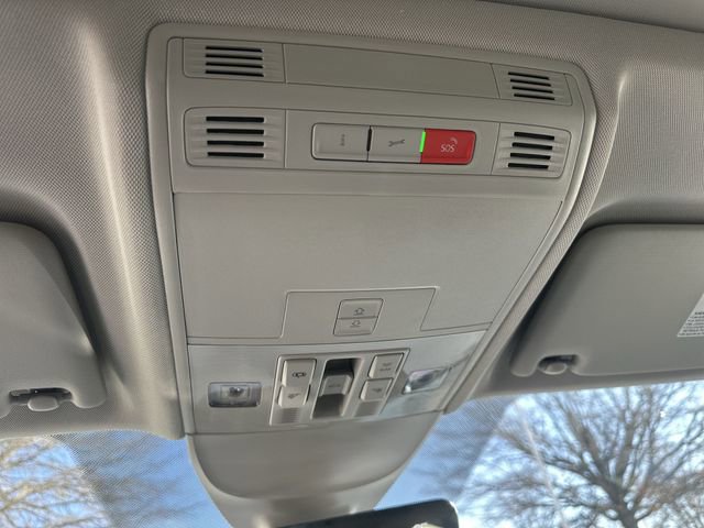 New 2026 Volkswagen Taos SE image 20