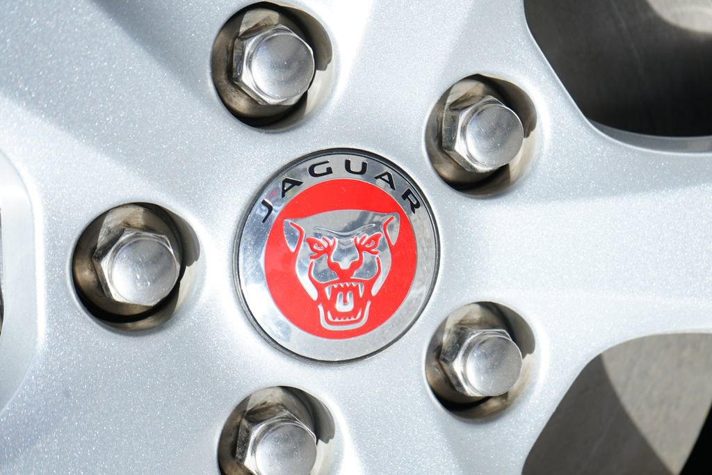 Used 2017 Jaguar XE image 47