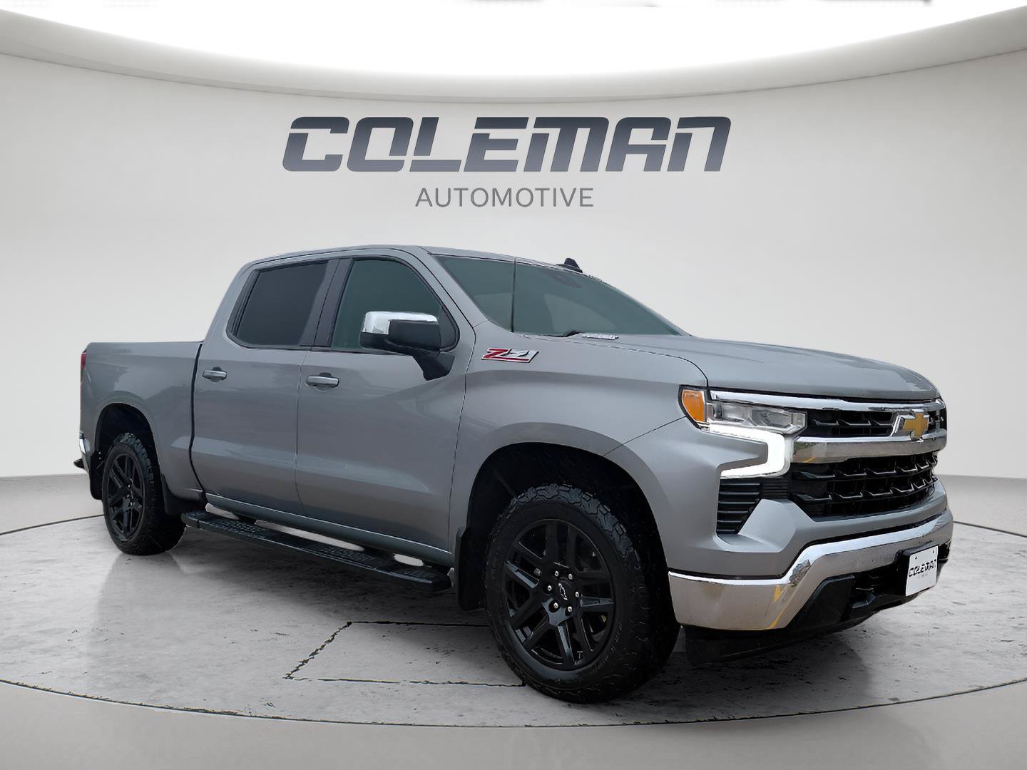 Used 2024 Chevrolet Silverado 1500 LT w/ Z71 Off-Road Package AWD/4WD image 8