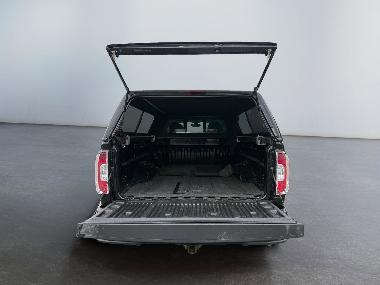 Used 2022 GMC Canyon AT4 image 21