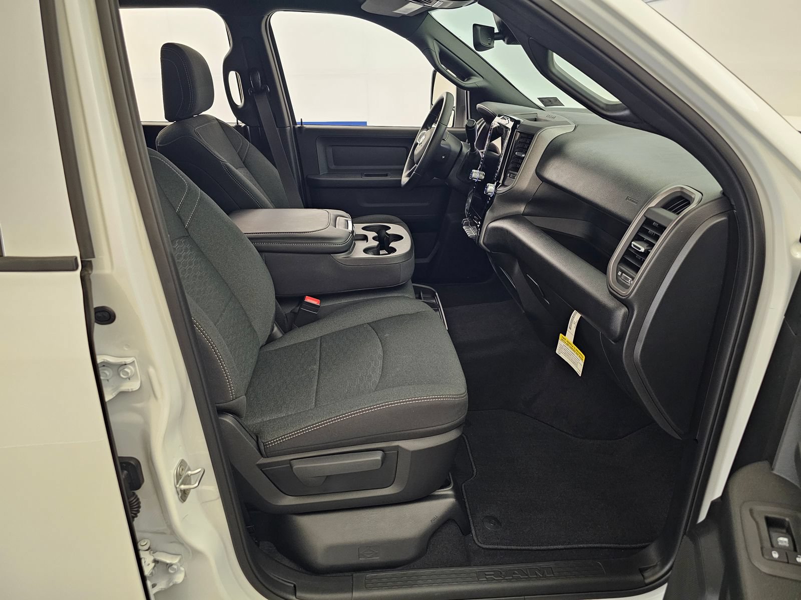New 2026 RAM 3500 Tradesman AWD/4WD image 32