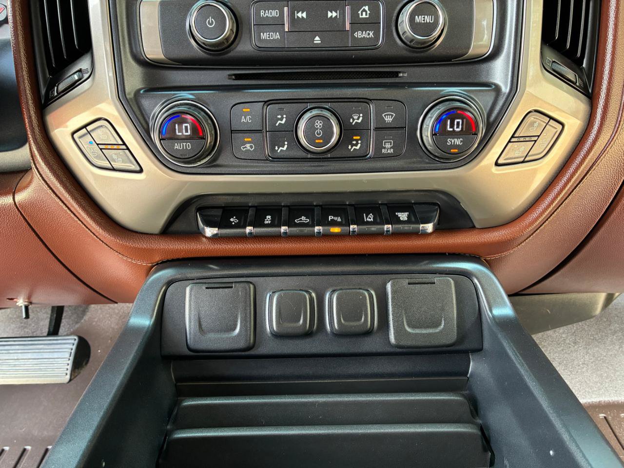 Used 2015 Chevrolet Silverado 3500 High Country w/ Duramax Plus Package AWD/4WD image 22