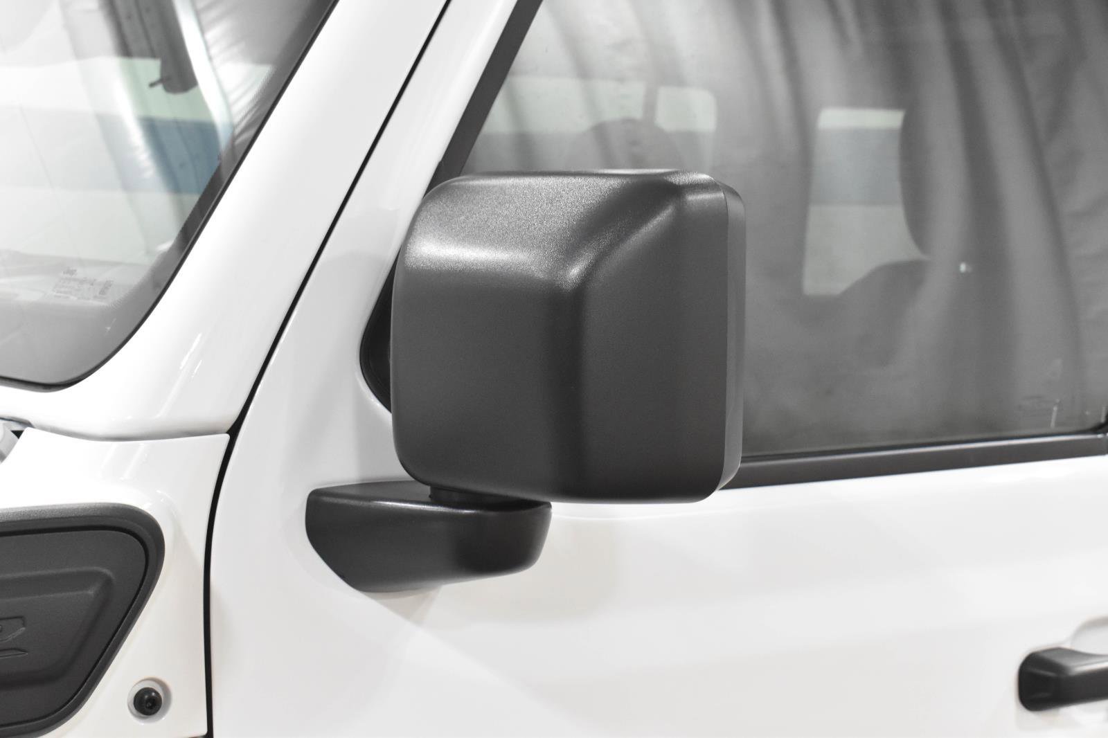 Used 2025 Jeep Wrangler Sahara image 33