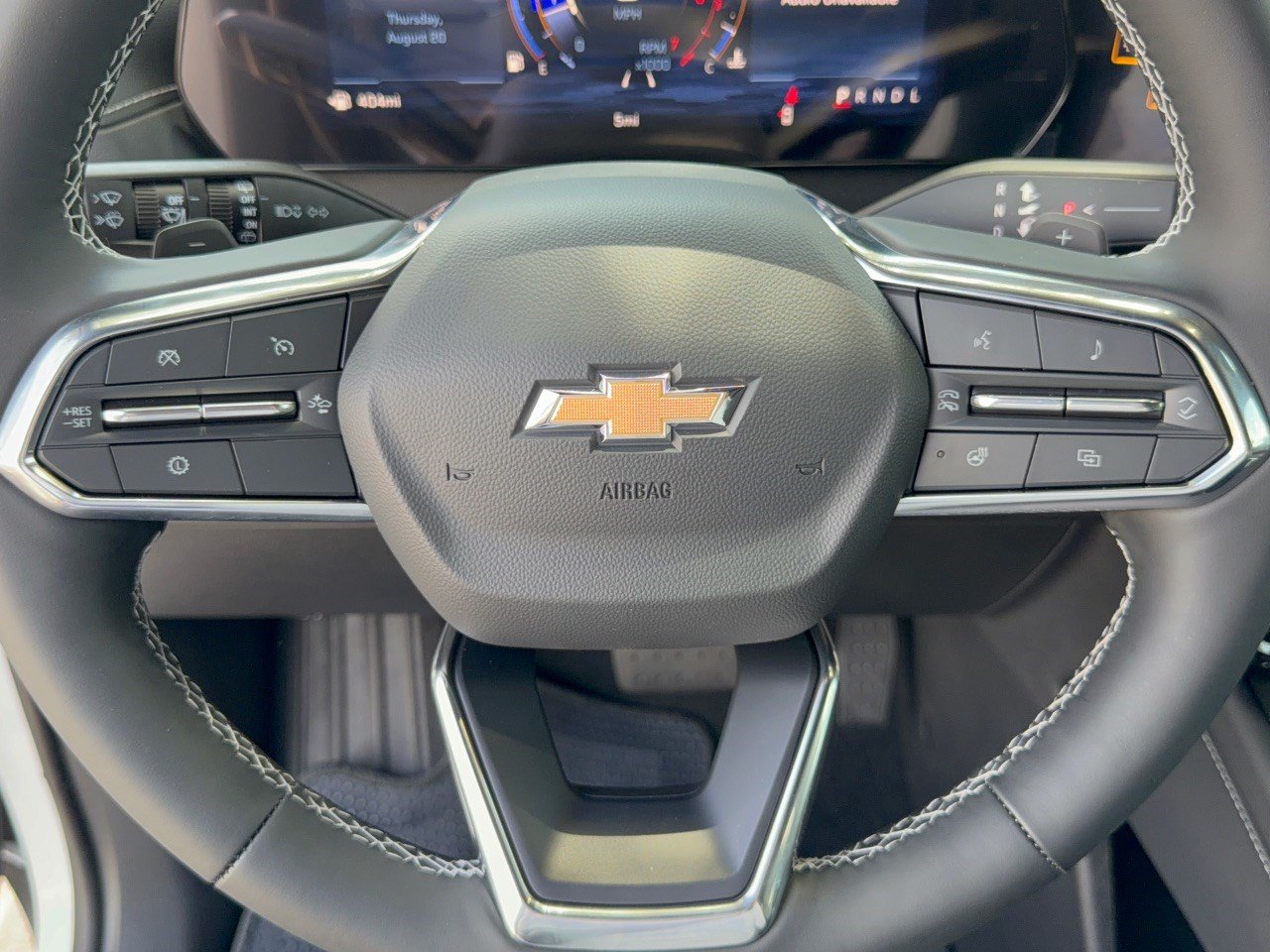 New 2027 Chevrolet Traverse LT FWD image 10