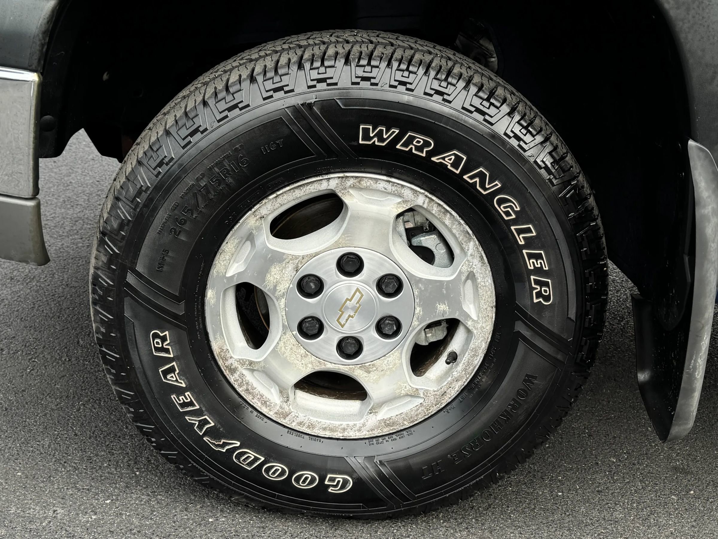 Used 2004 Chevrolet Silverado 1500 4x4 Extended Cab w/ Light Duty Power Package image 11