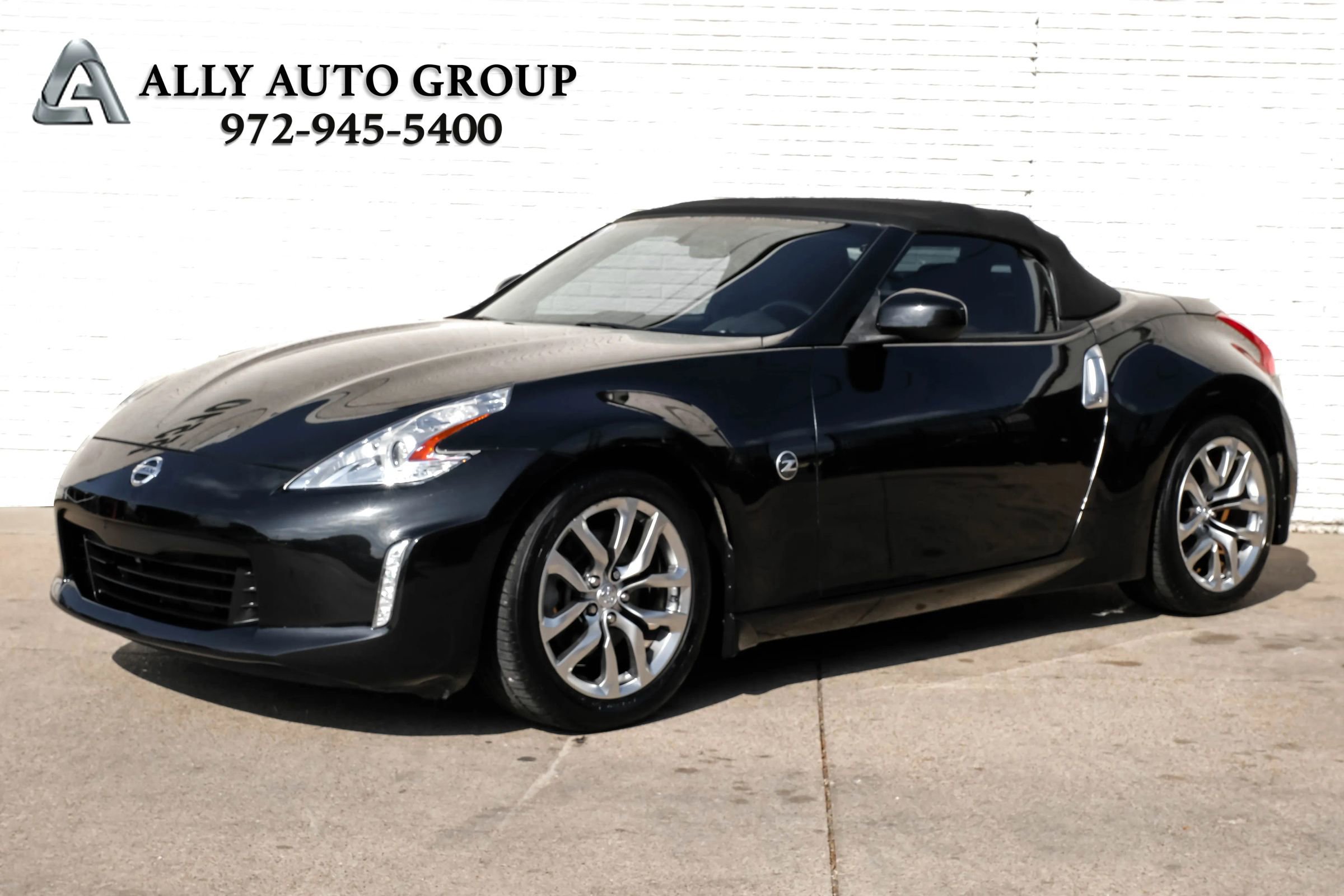 Used 2014 Nissan 370Z Roadster image 1