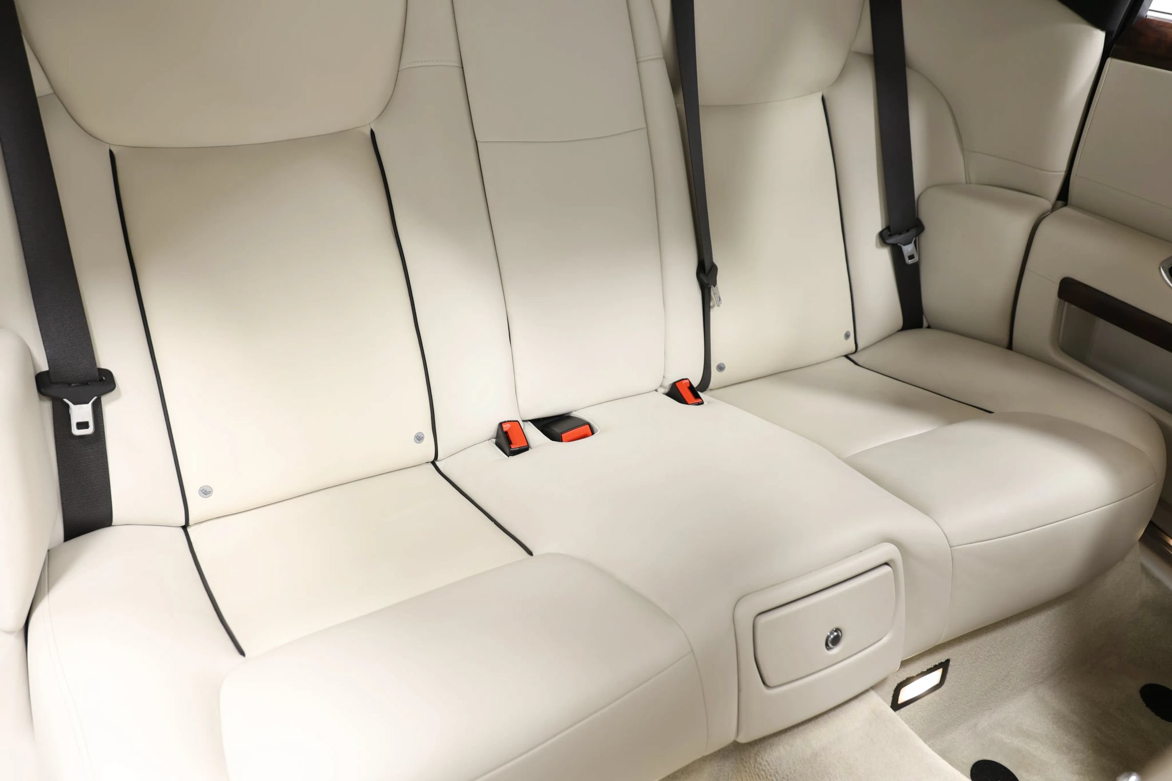 Used 2017 Rolls-Royce Ghost RWD image 94