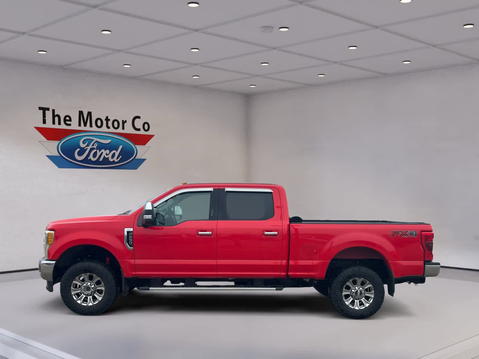 Used 2017 Ford F250 XLT w/ XLT Premium Package AWD/4WD image 8