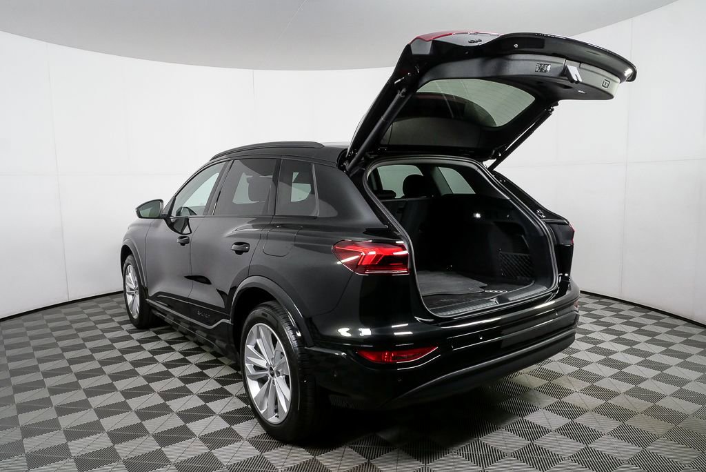 Certified 2025 Audi Q6 e-tron Premium Plus w/ Premium Plus image 33