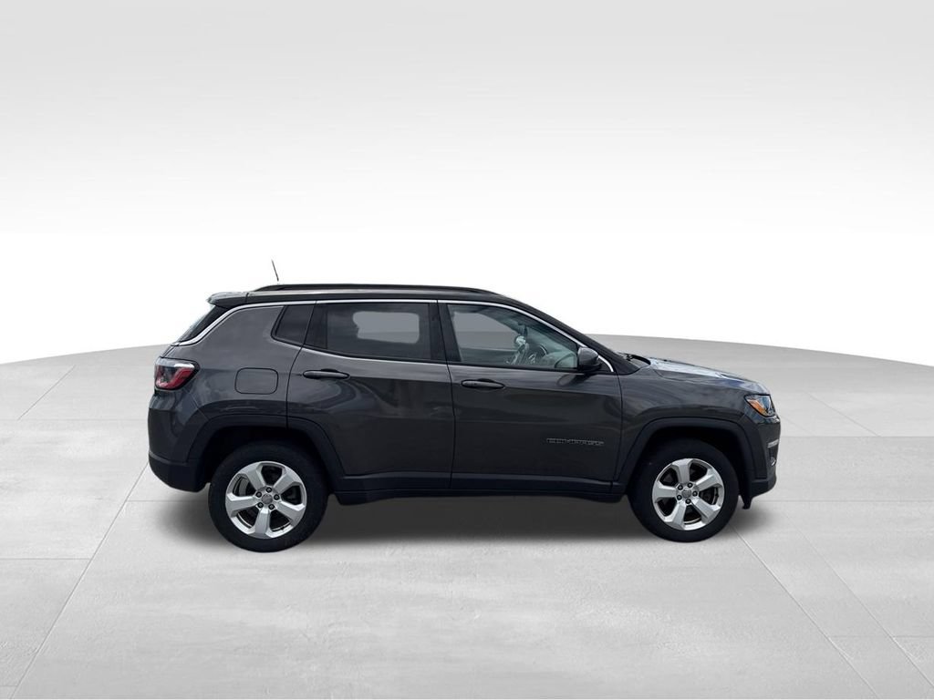 Used 2018 Jeep Compass Latitude w/ Popular Equipment Group AWD/4WD image 7