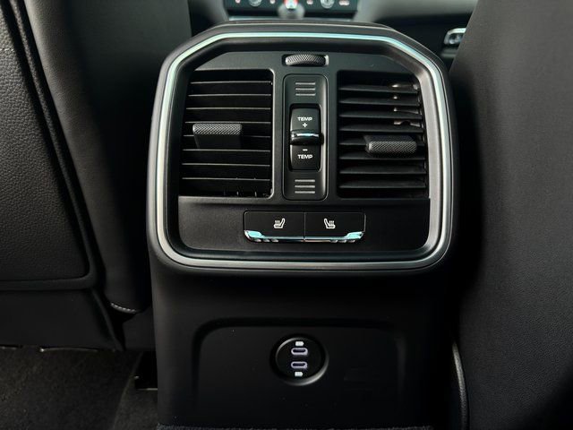 Certified 2026 Porsche Macan Turbo AWD/4WD image 22