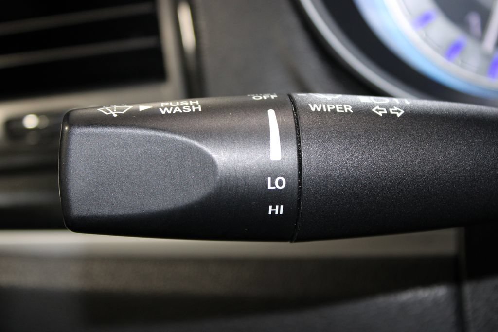 Used 2023 Chrysler 300 Touring AWD/4WD image 37