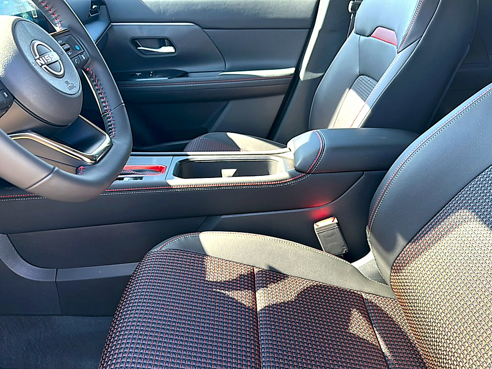 New 2026 Nissan Kicks SR image 10